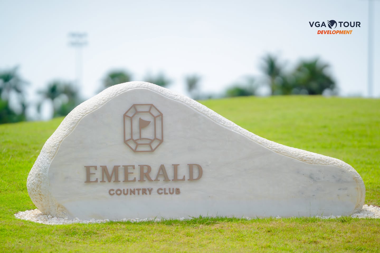 EMERALD COUNTRY CLUB – KHÔNG GIAN SÂN GOLF GIỮA LÒNG SÔNG NƯỚC ĐỒNG NAI