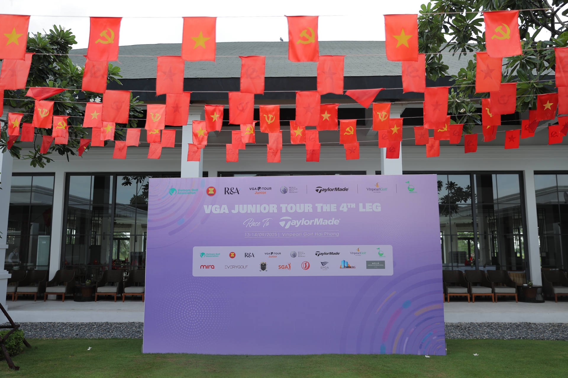 GẦN 80 VẬN ĐỘNG VIÊN THAM DỰ CHẶNG 4 VGA JUNIOR TOUR 2025 RACE TO TAYLORMADE