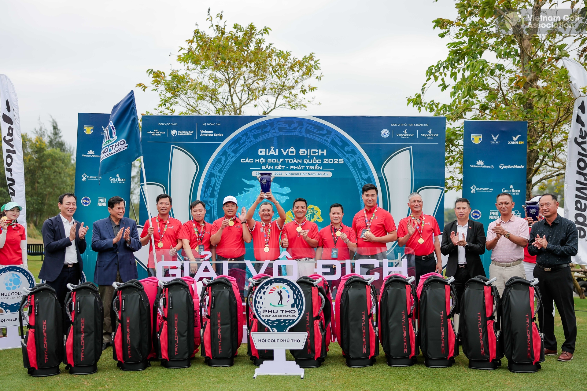 CHÚC MỪNG HỘI GOLF PHÚ THỌ CHIẾN THẮNG TẠI GIẢI VÔ ĐỊCH CÁC HỘI GOLF TOÀN QUỐC 2025